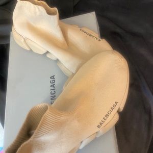 Balenciagas that look like socks 😍